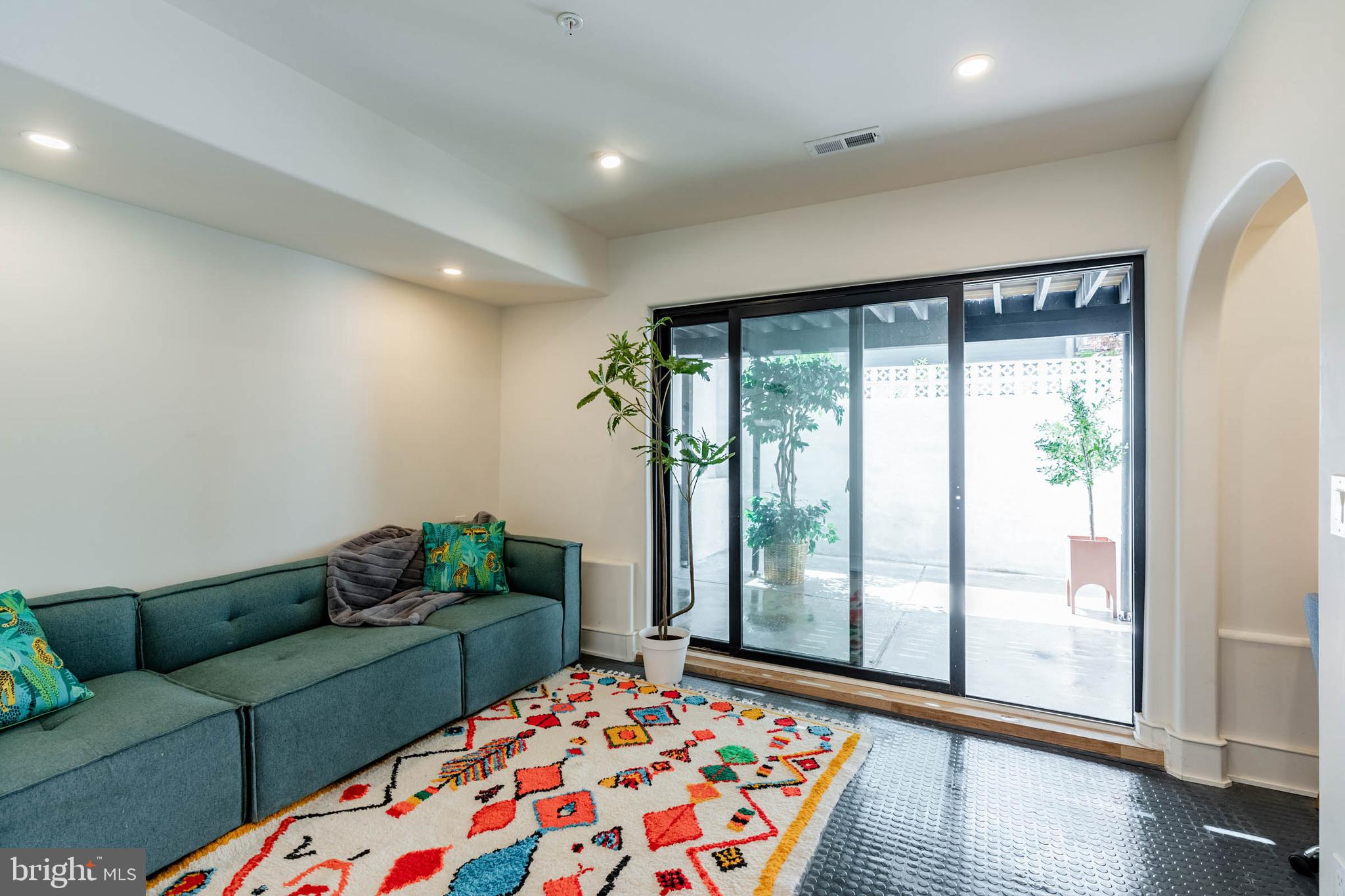 GRADUATE HOSPITAL - Residential