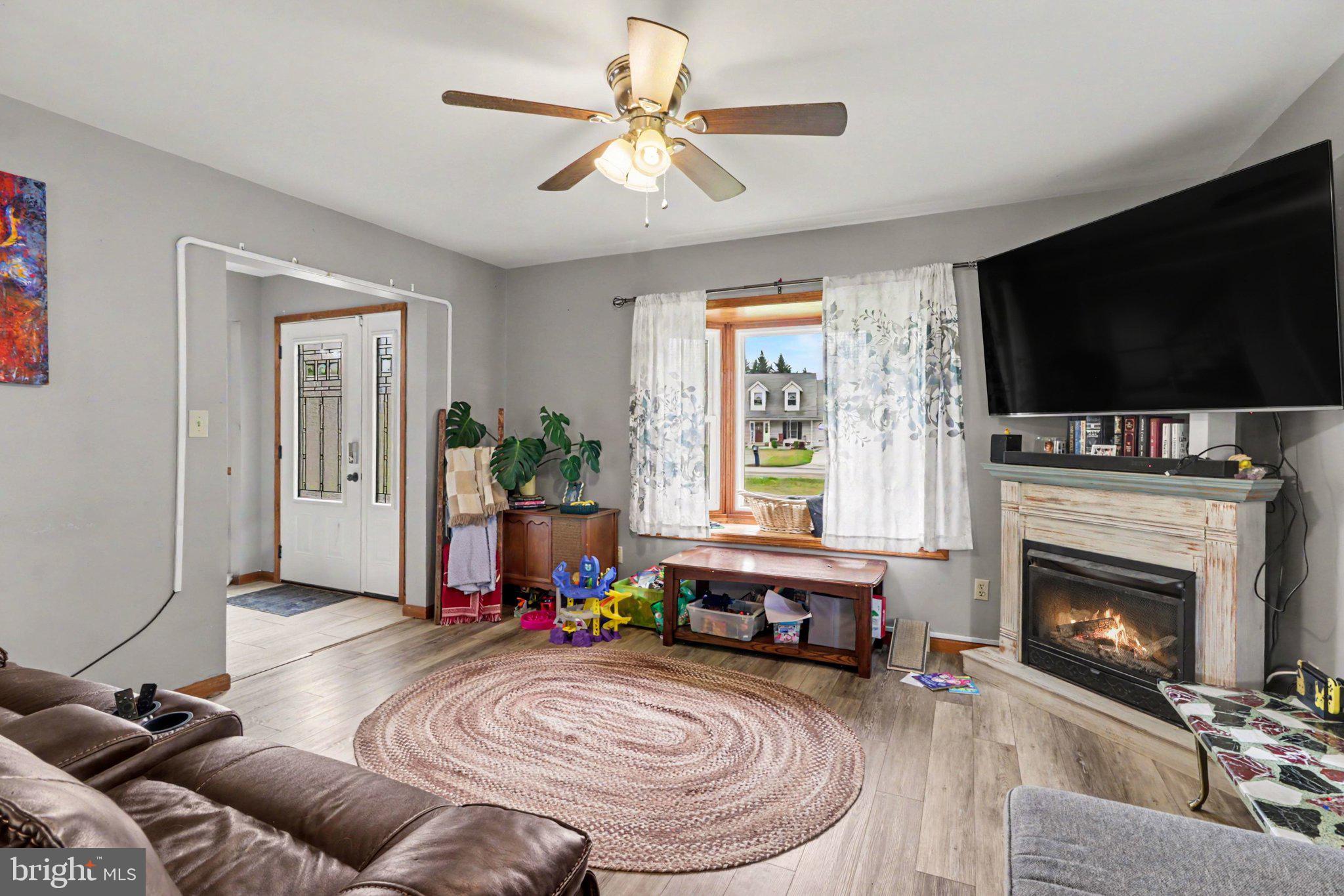 3750 MANOR LANE
