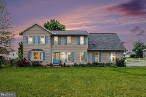 Photo of 3750 Manor Ln, CHAMBERSBURG, PA 17202 (MLS # PAFL2034774)