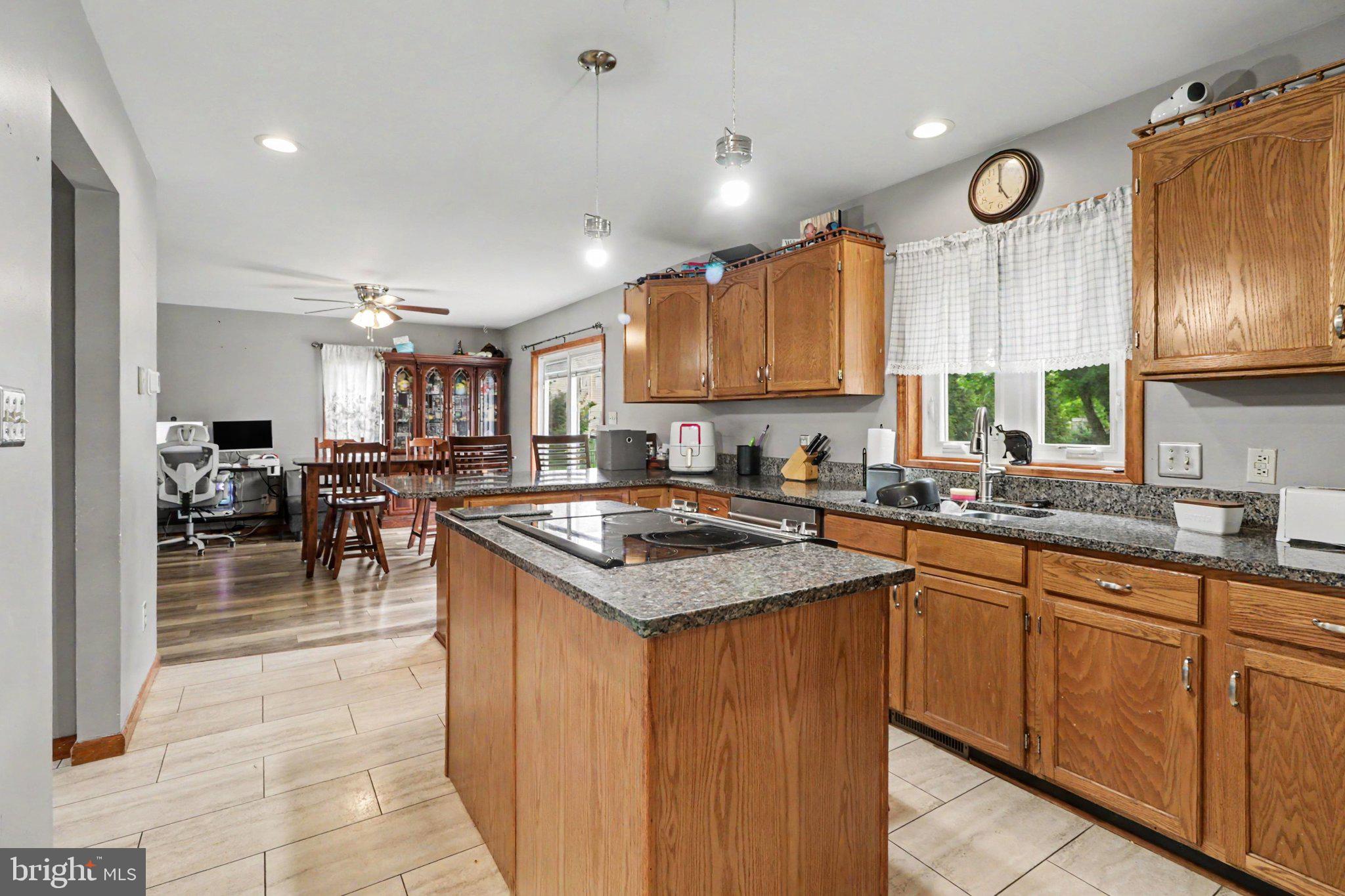 3750 MANOR LANE
