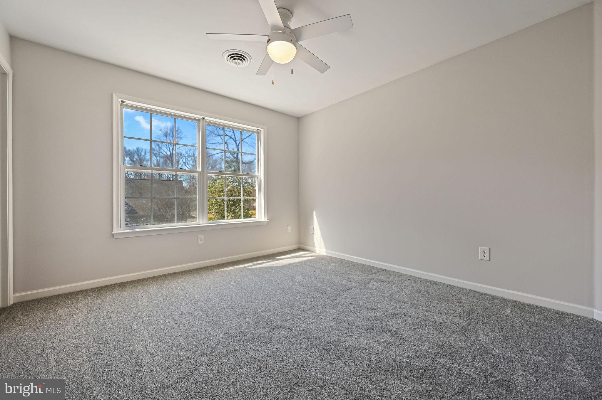 FOX HALL WEST - Residential