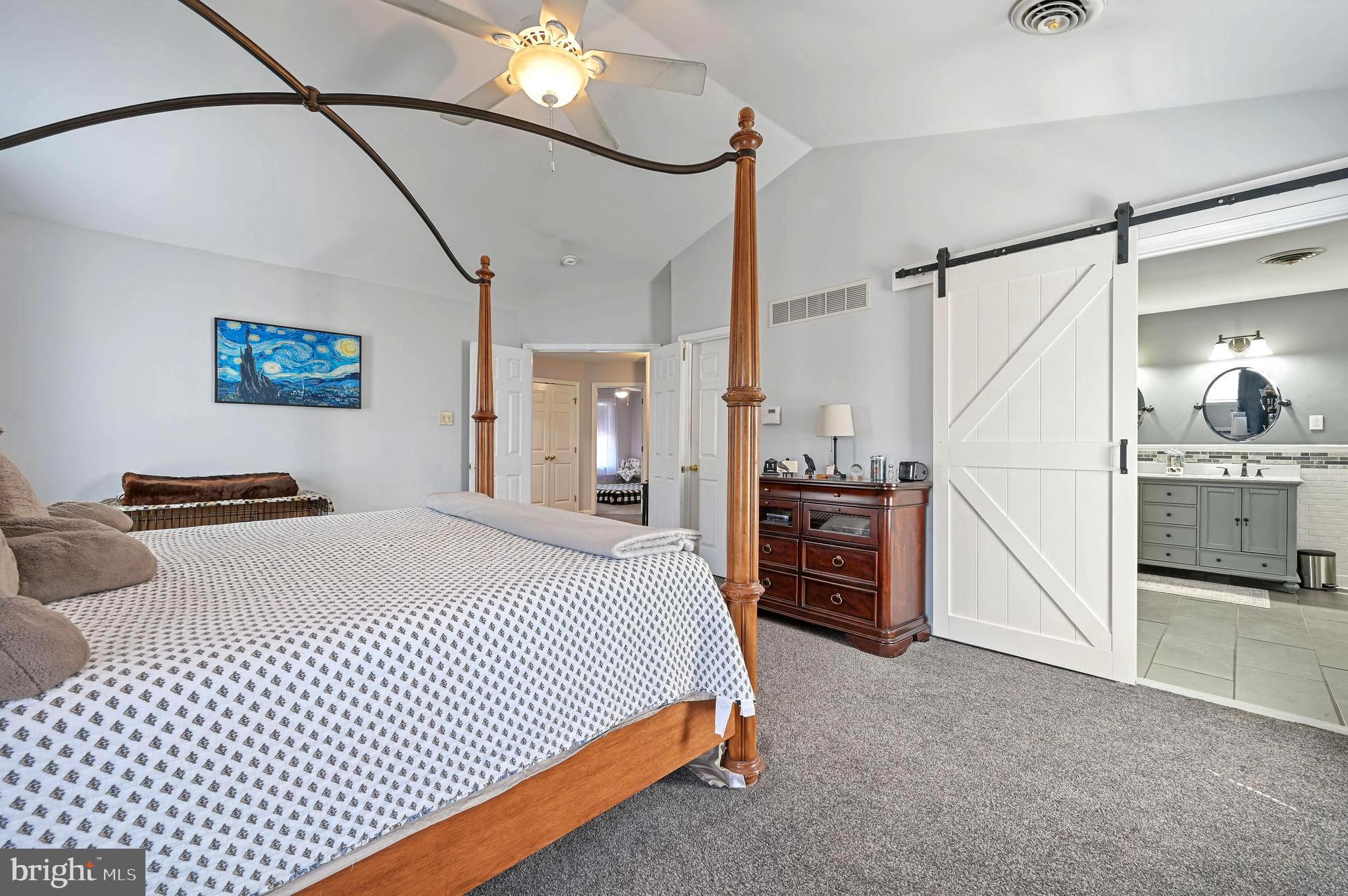 FOX HALL WEST - Residential