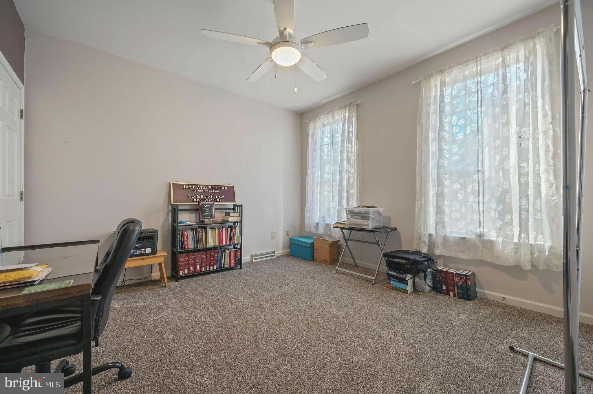 FOX HALL WEST - Residential