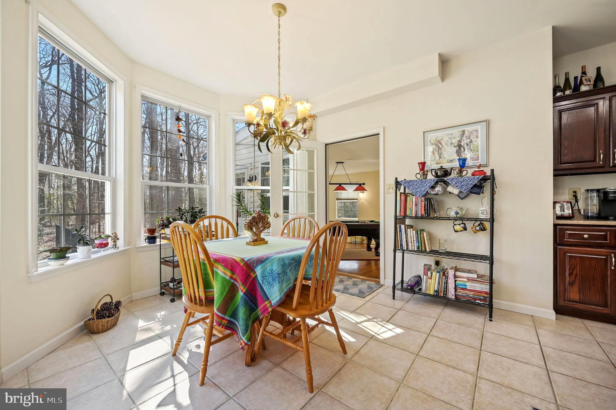 FOX HALL WEST - Residential