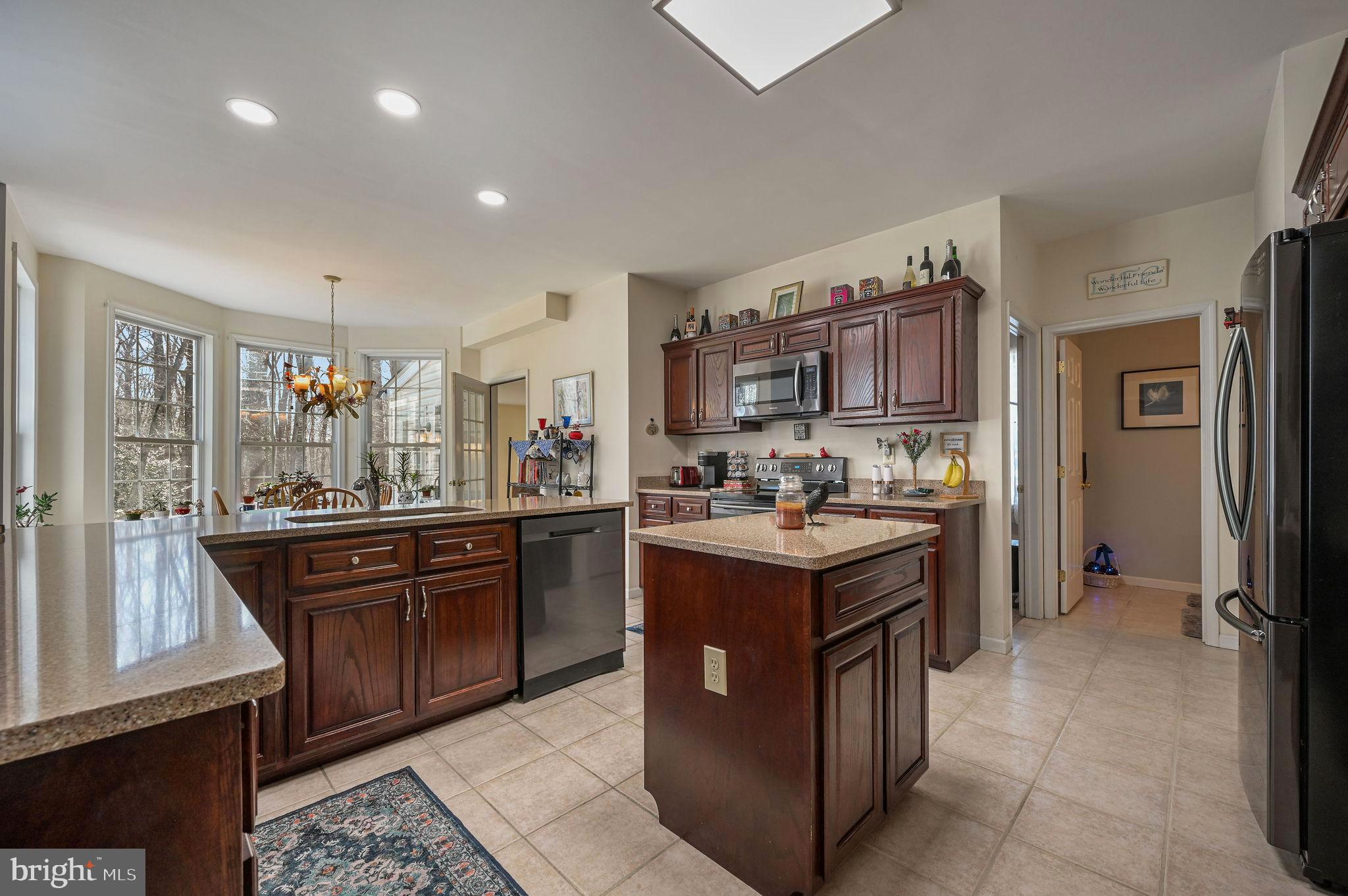 FOX HALL WEST - Residential