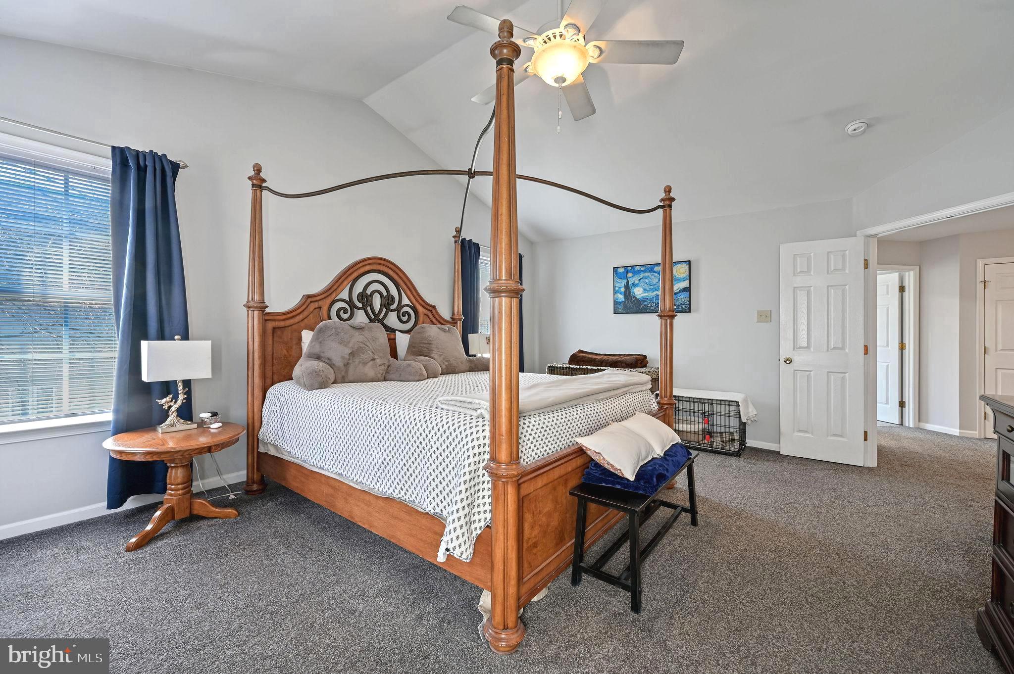 FOX HALL WEST - Residential