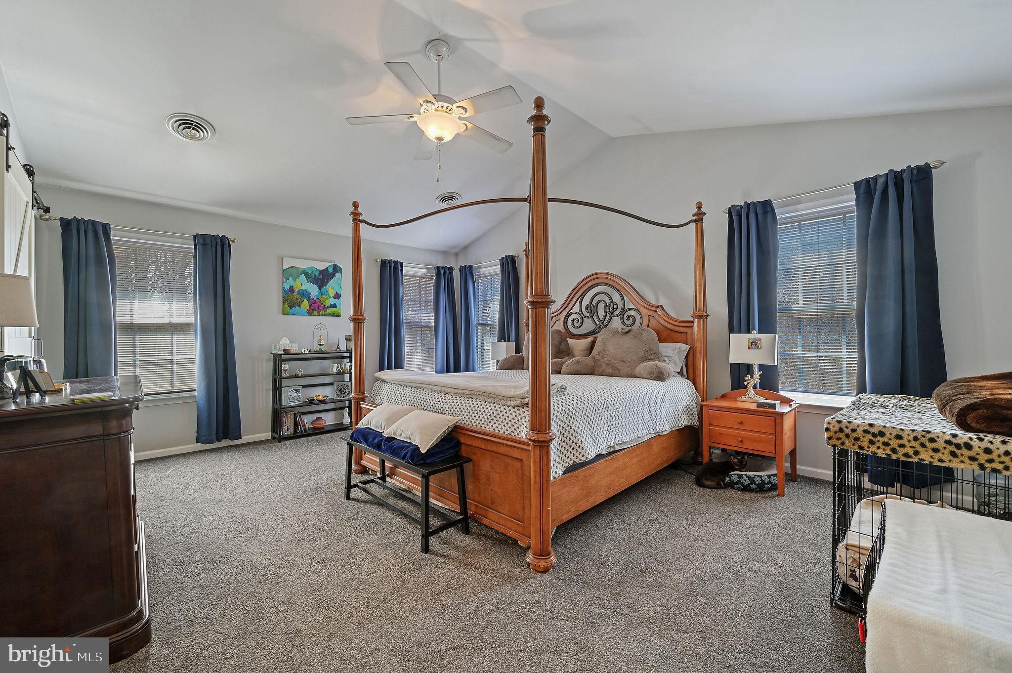 FOX HALL WEST - Residential