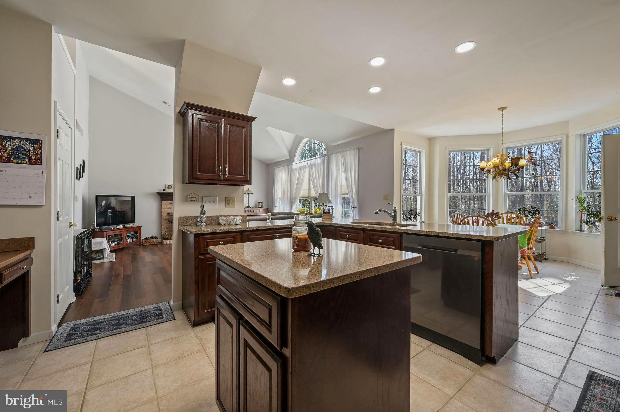 FOX HALL WEST - Residential