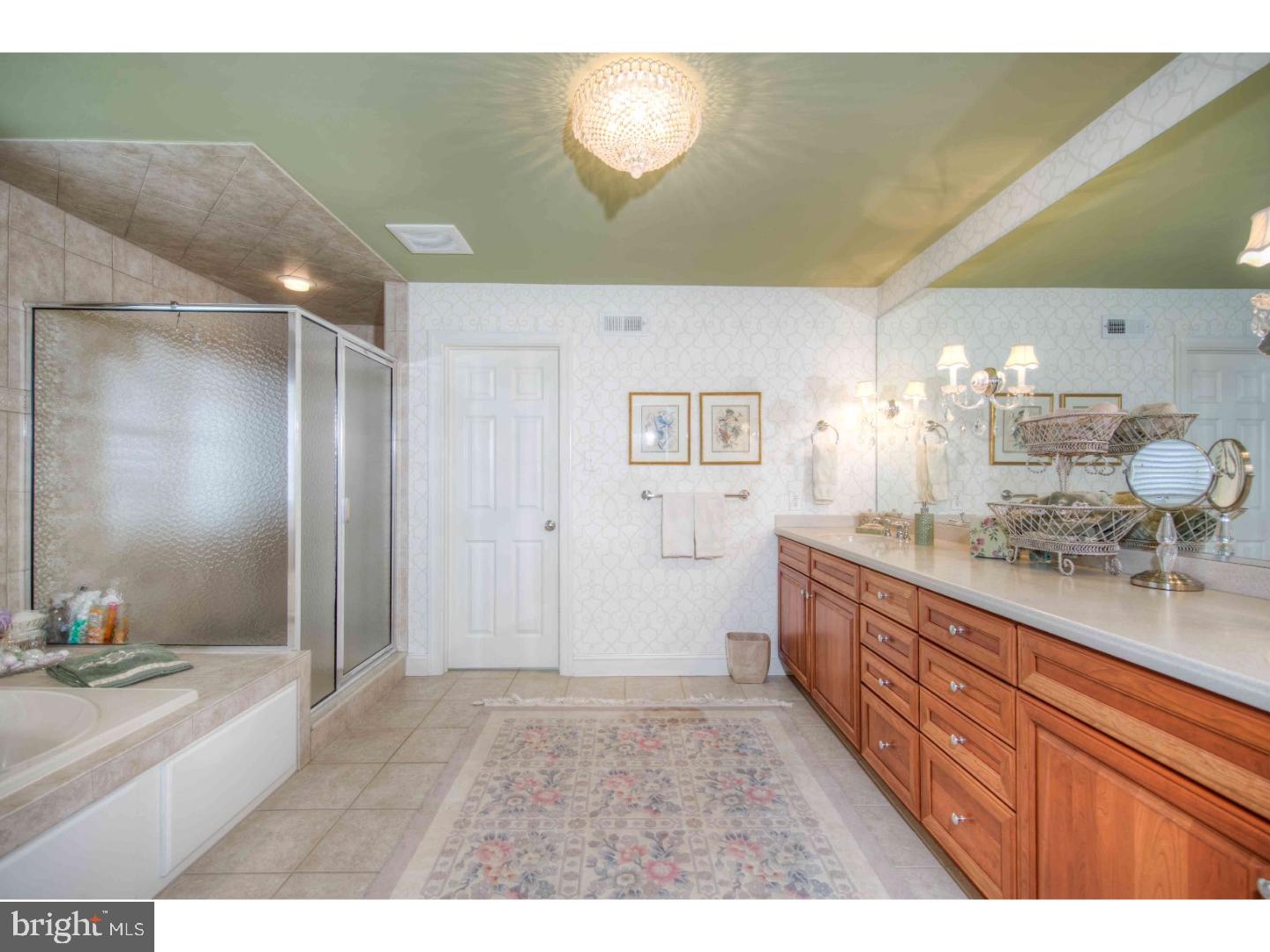 WHITEGATE - Residential