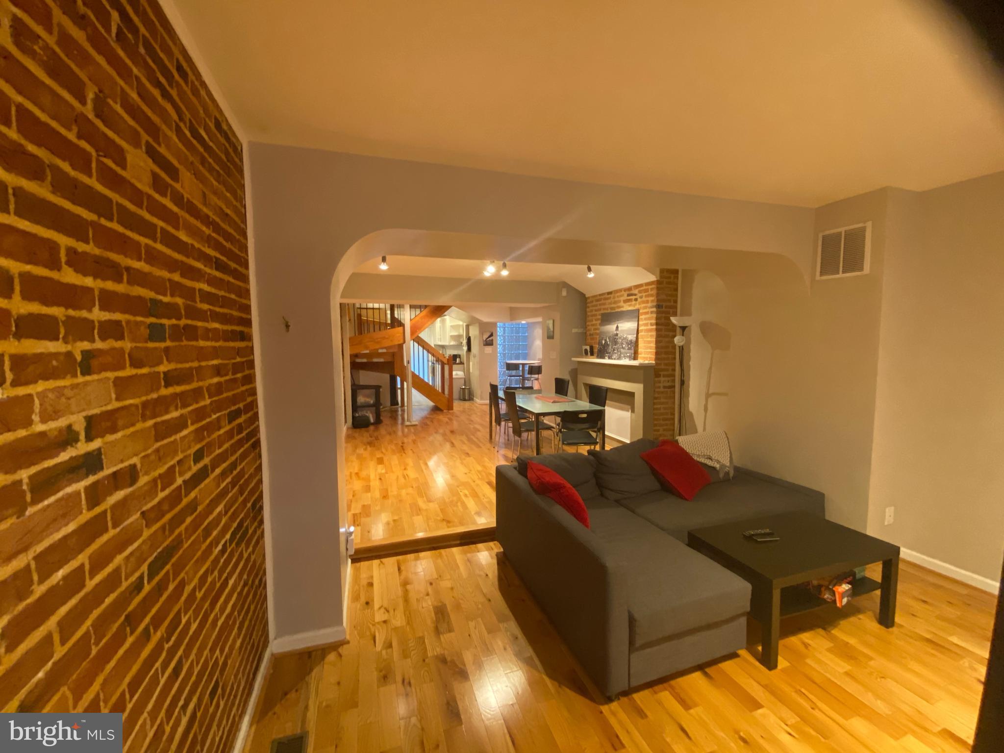 HOLLINS MARKET - Residential Lease