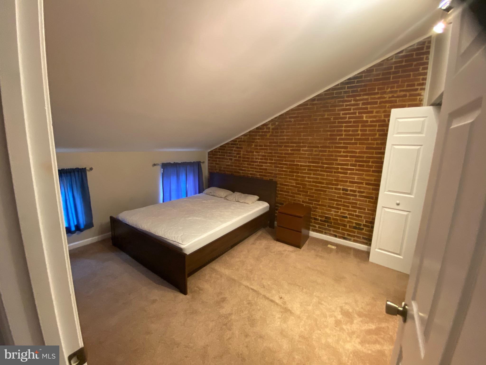 HOLLINS MARKET - Residential Lease