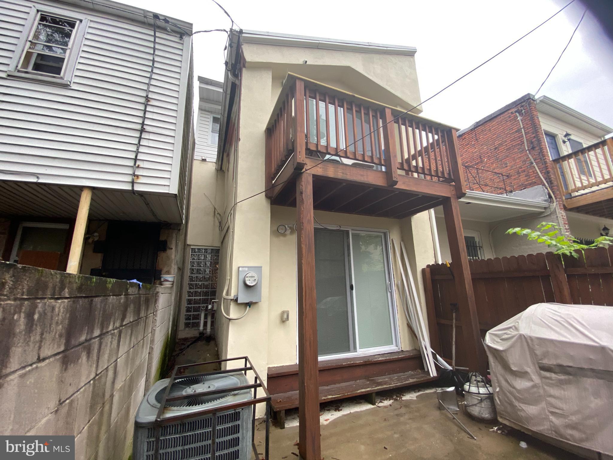 HOLLINS MARKET - Residential Lease