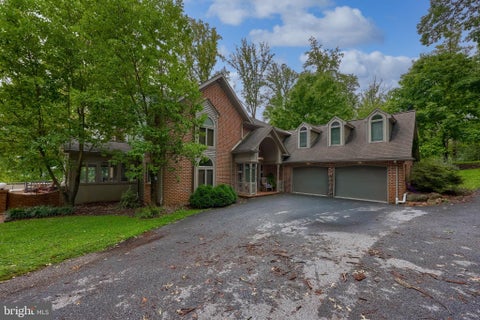 Photo of 325 Netzley Drive, DENVER, PA 17517 (MLS # PALA2096162)