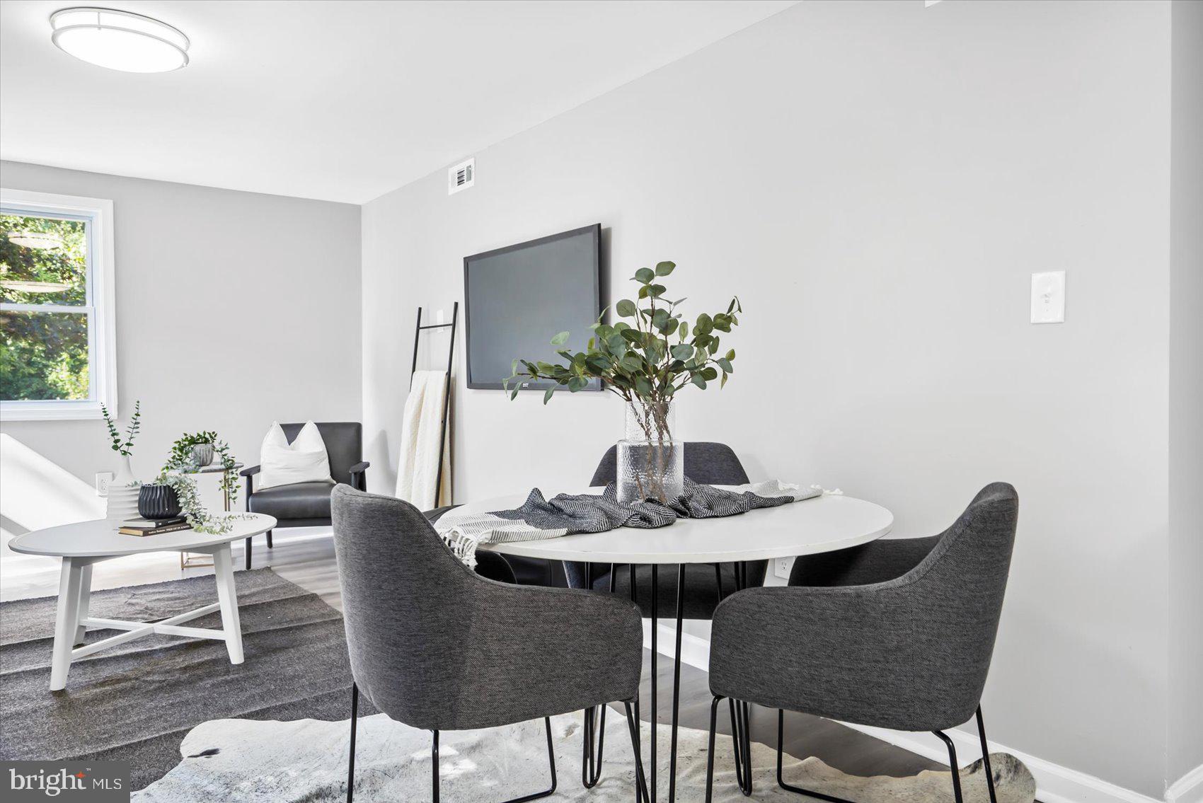 OAKLYN MANOR - Residential