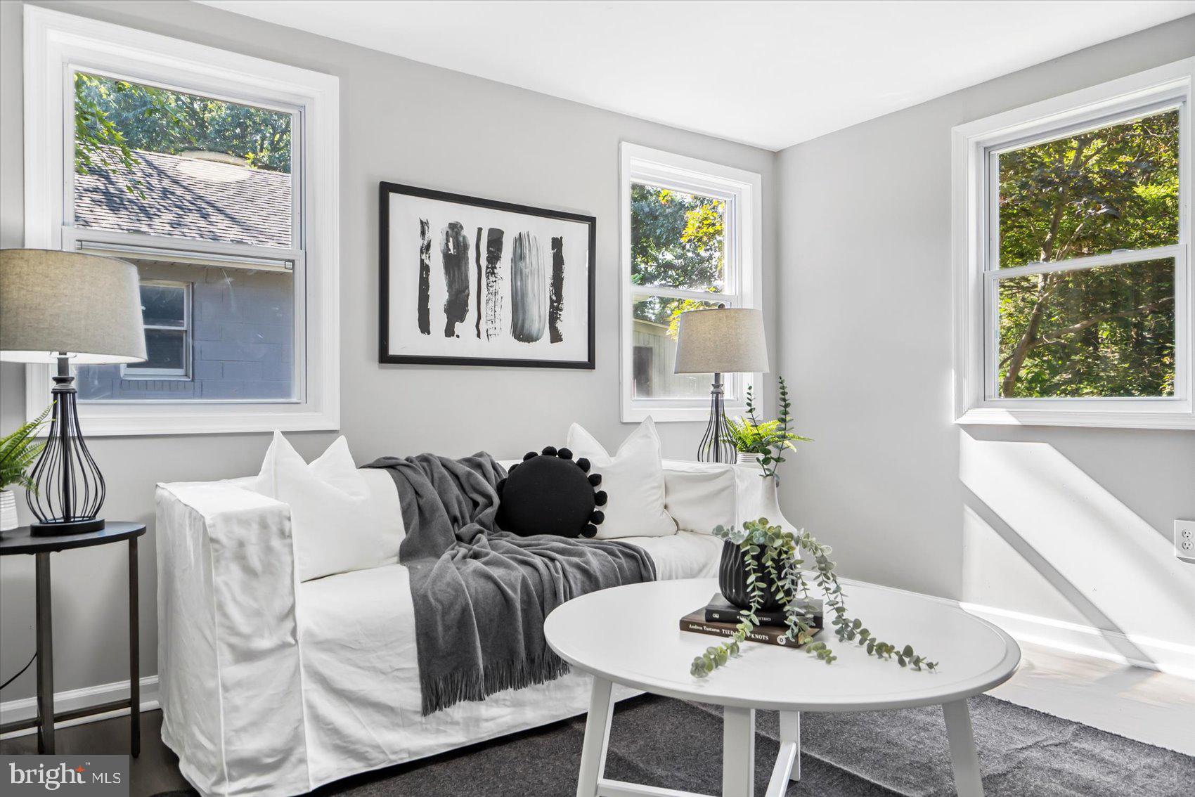 OAKLYN MANOR - Residential