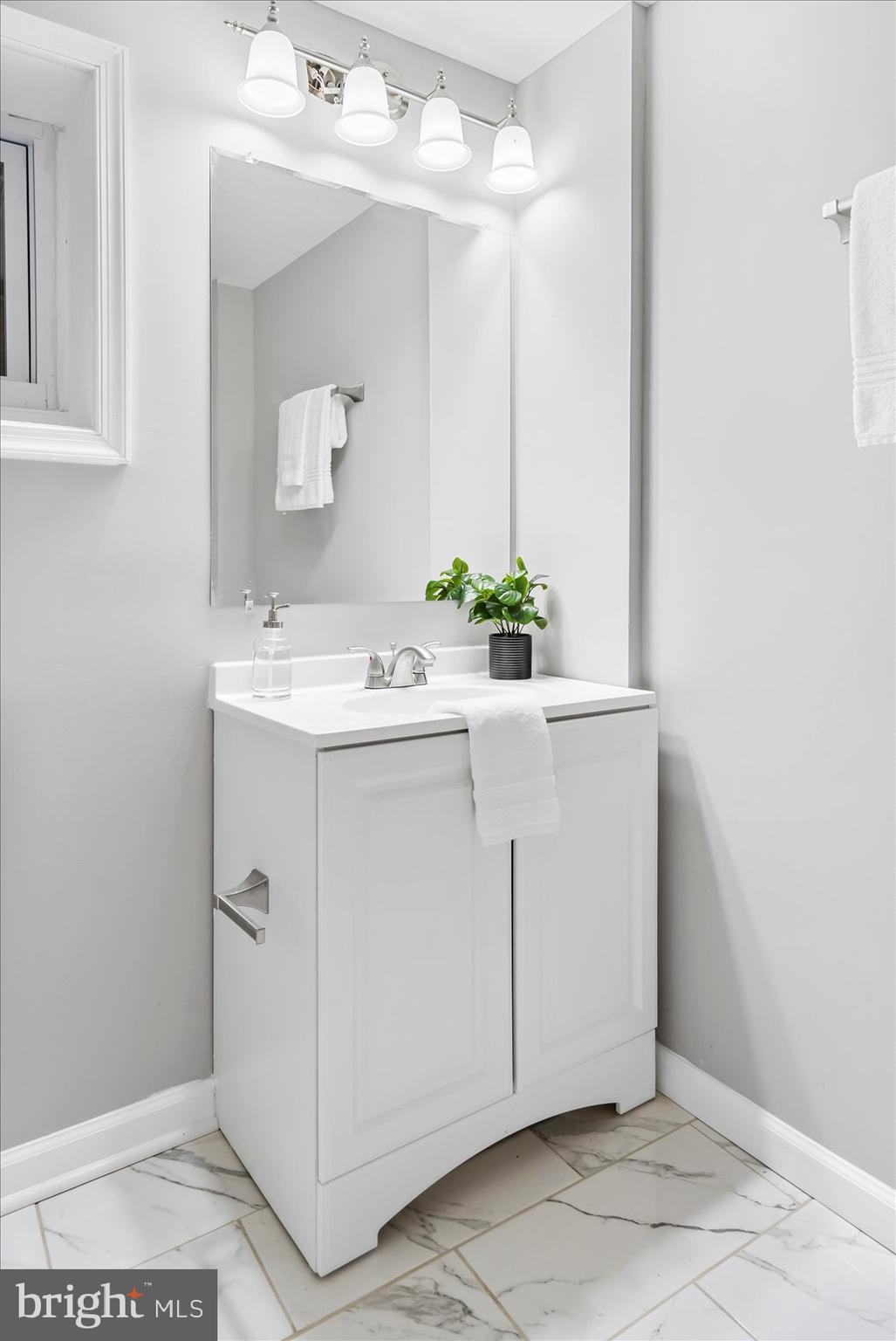 OAKLYN MANOR - Residential