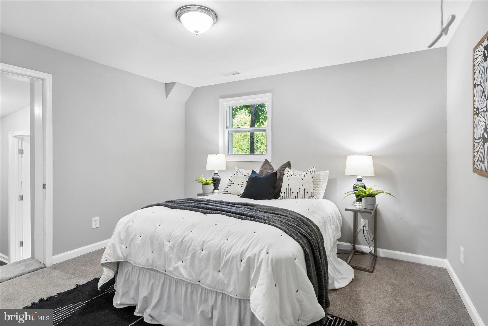 OAKLYN MANOR - Residential