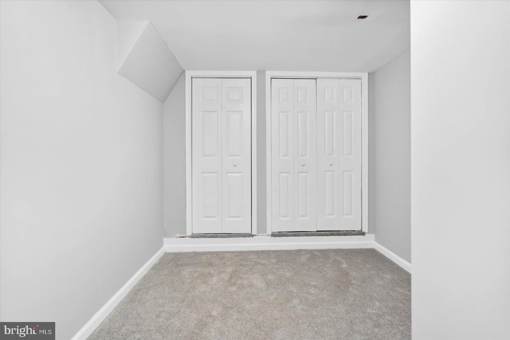 OAKLYN MANOR - Residential