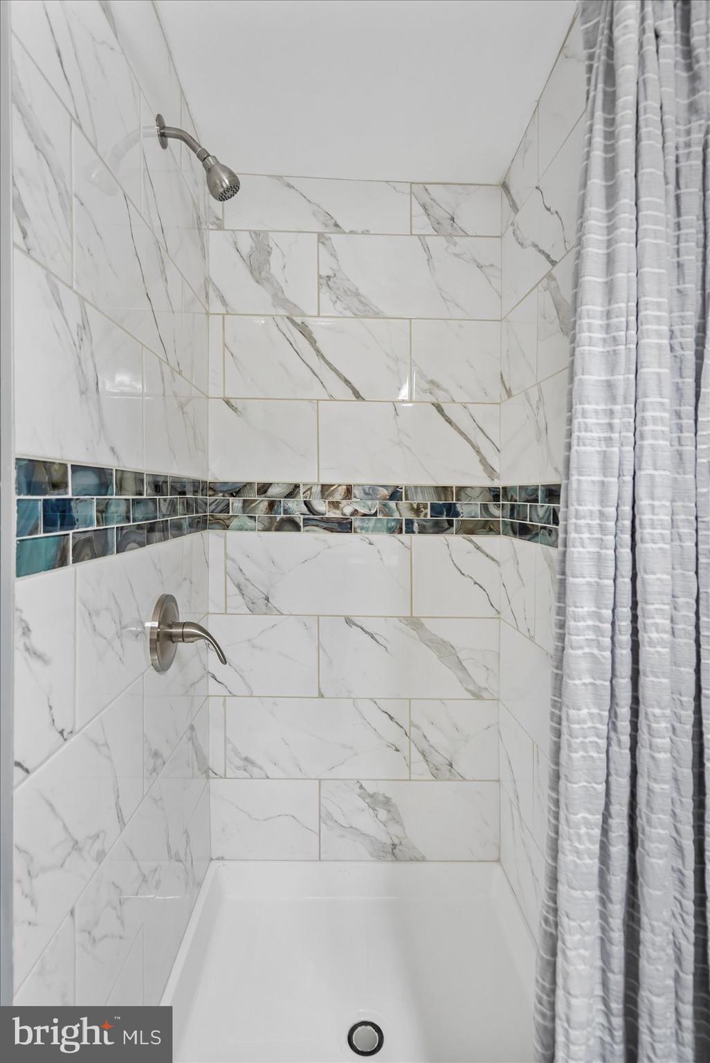 OAKLYN MANOR - Residential