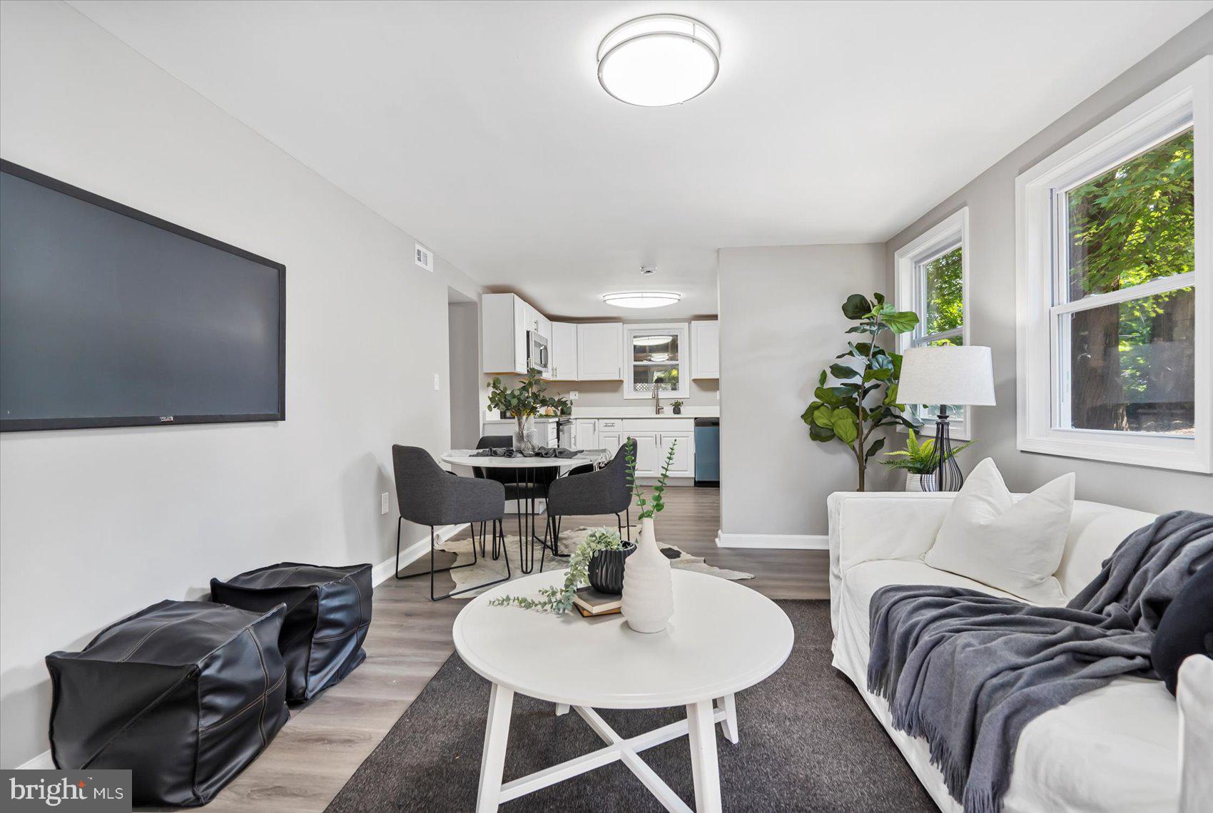 OAKLYN MANOR - Residential