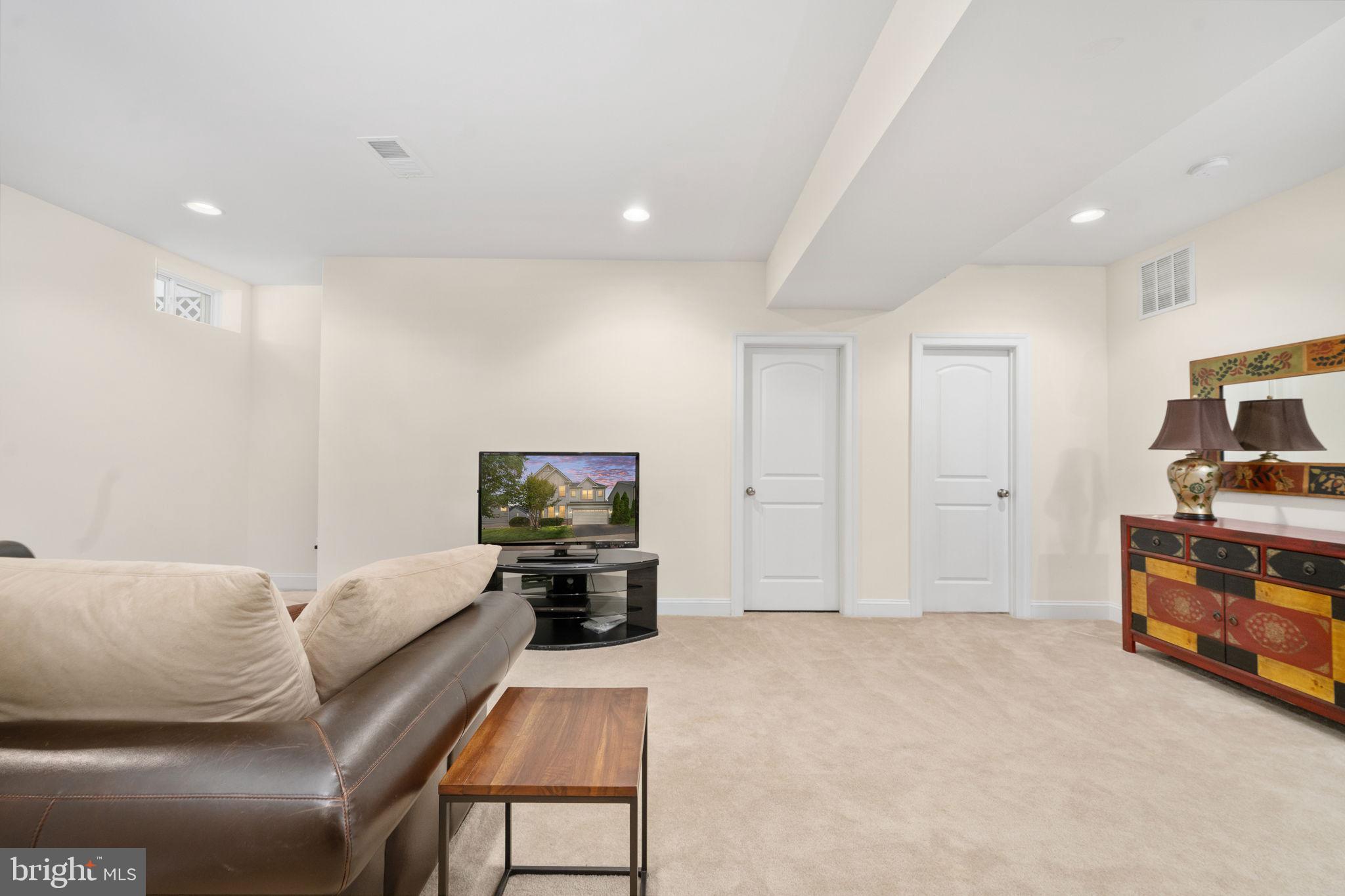 LIBERTY MANOR - Residential