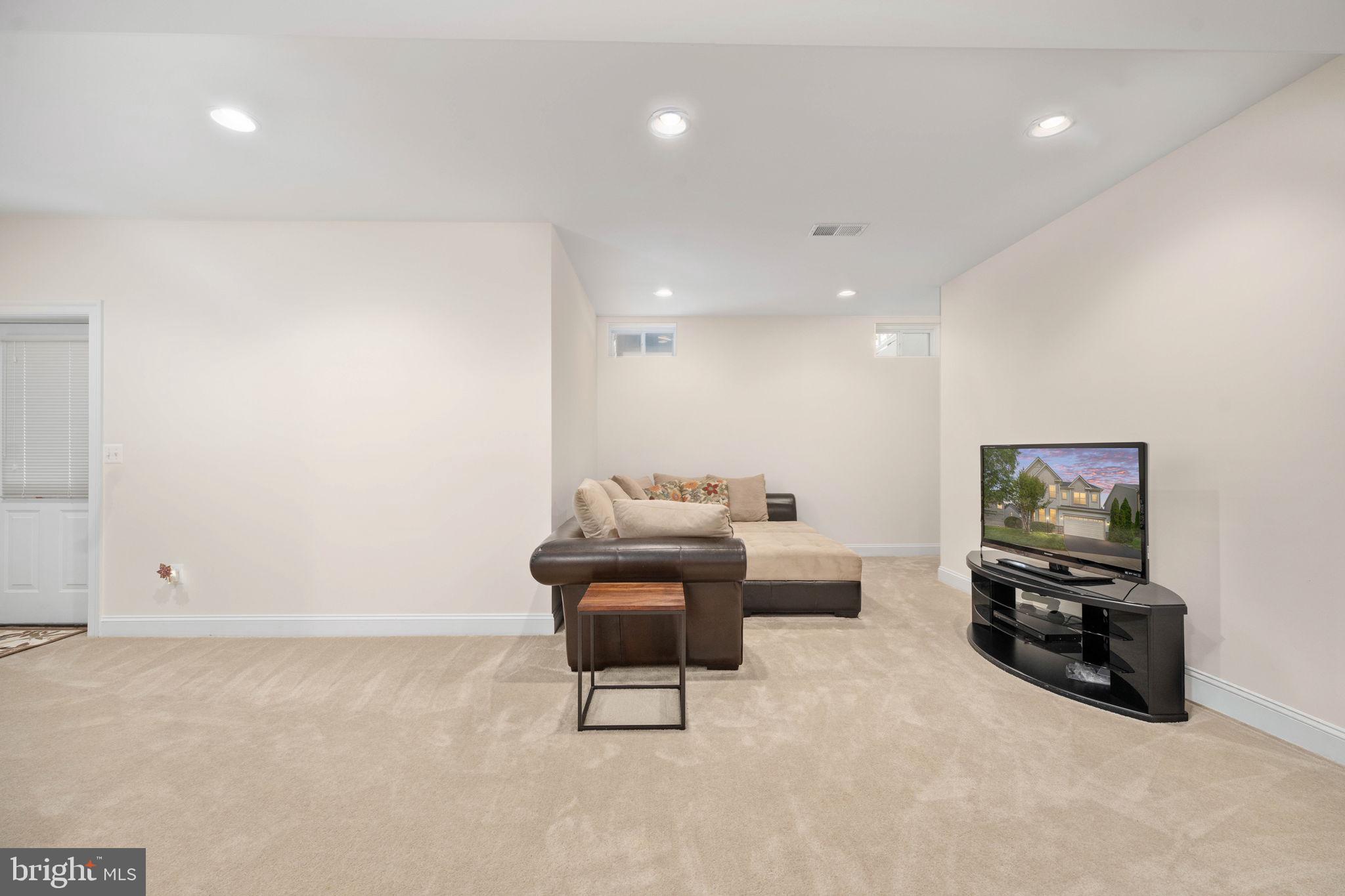 LIBERTY MANOR - Residential