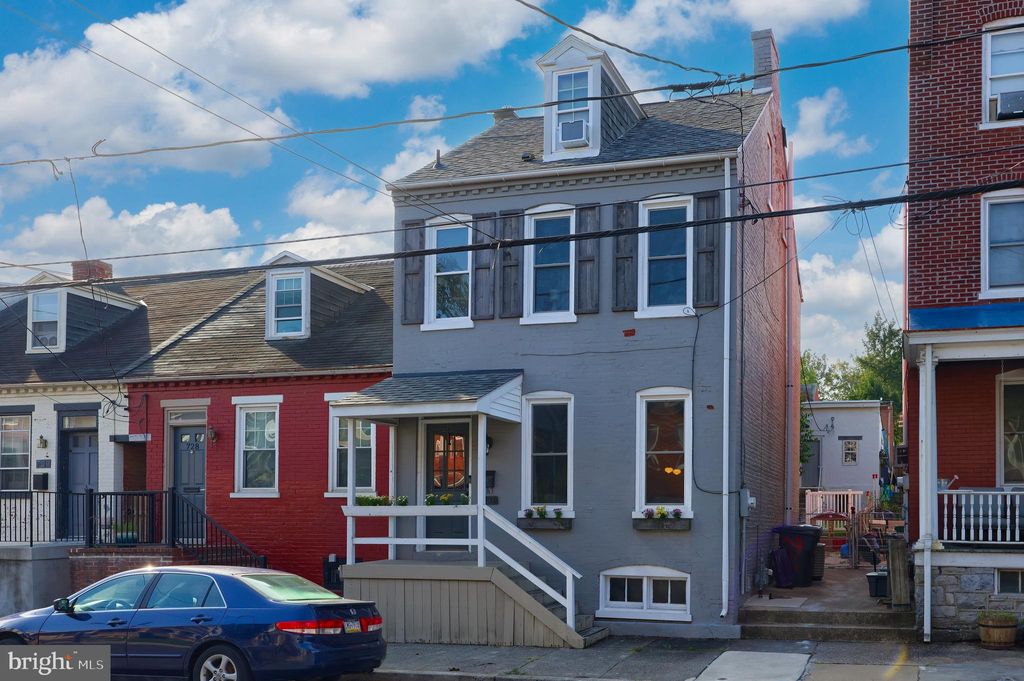 Photo of 726 E Chestnut Street, Lancaster, PA 17602 (MLS # PALA2040446)