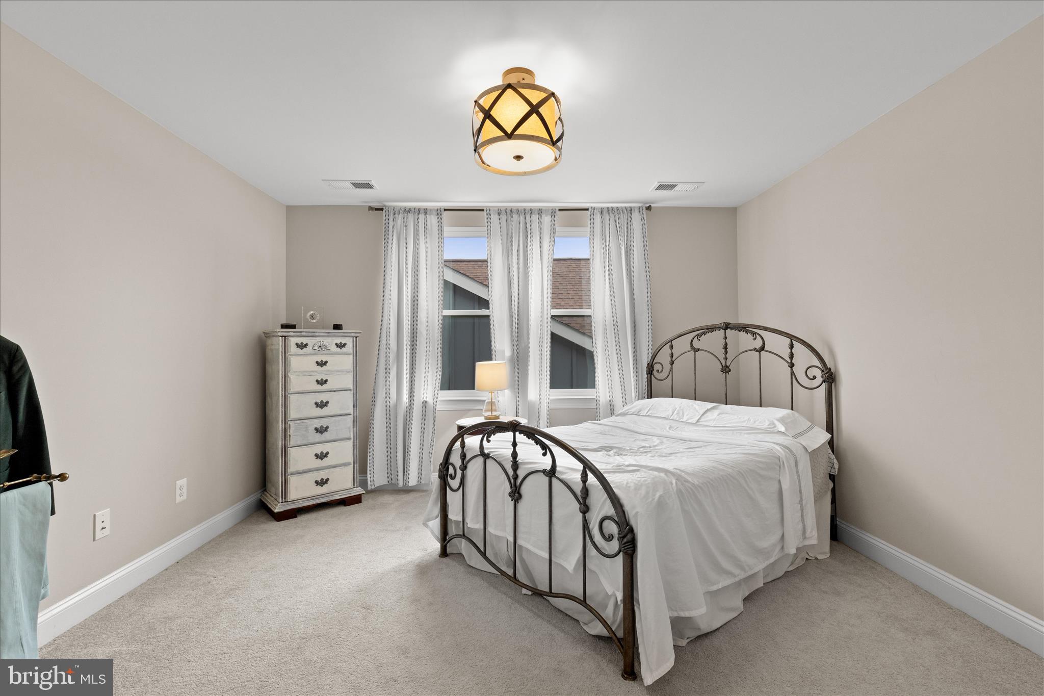 SHENANDOAH, LAKE FREDERICK - Residential