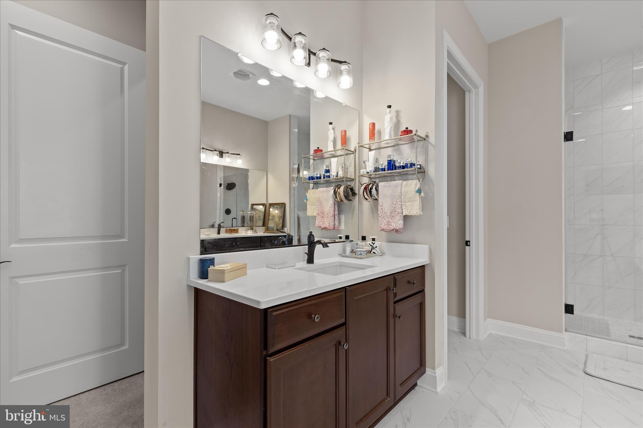 SHENANDOAH, LAKE FREDERICK - Residential