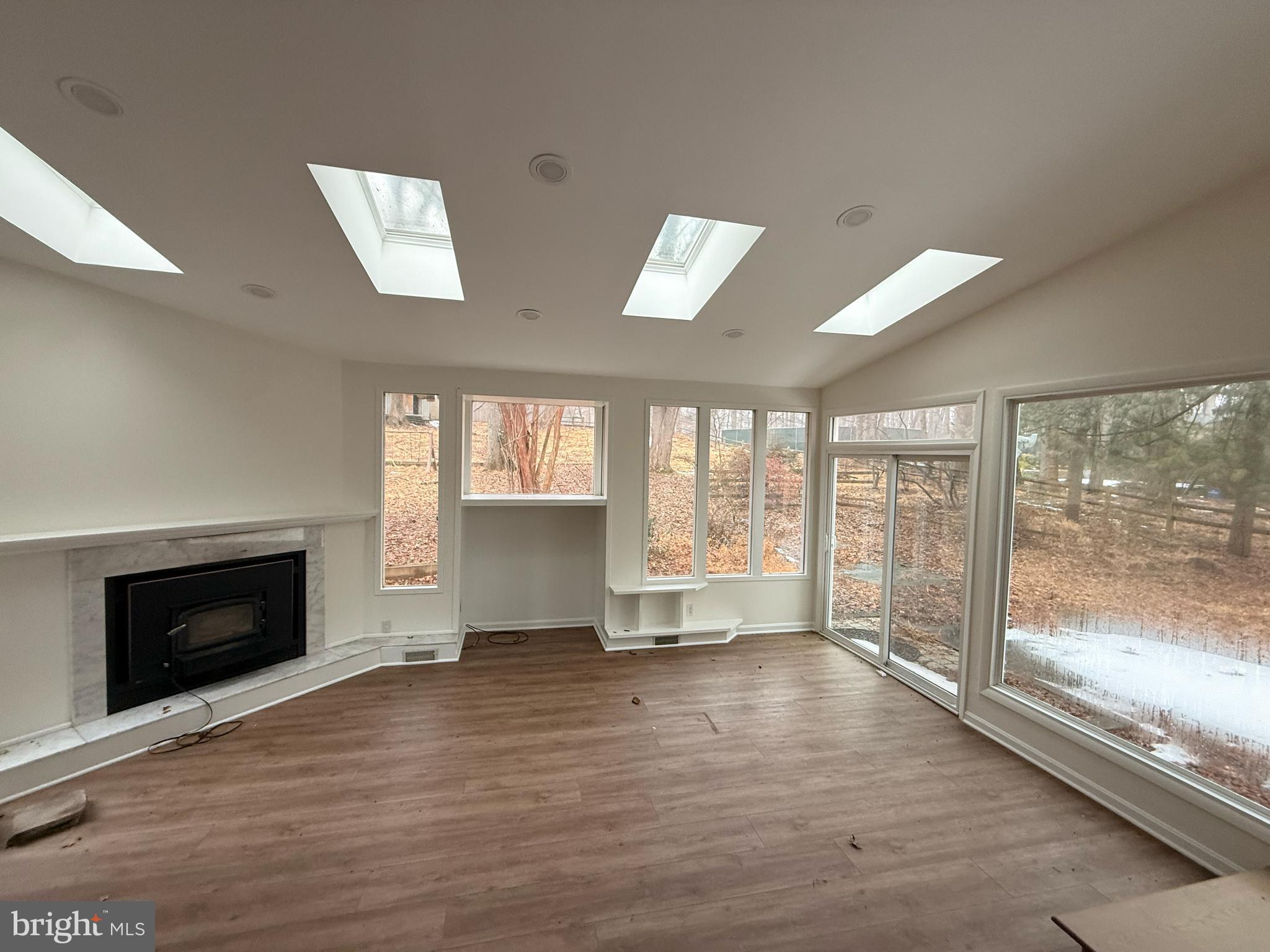 POTOMAC OUTSIDE - Residential