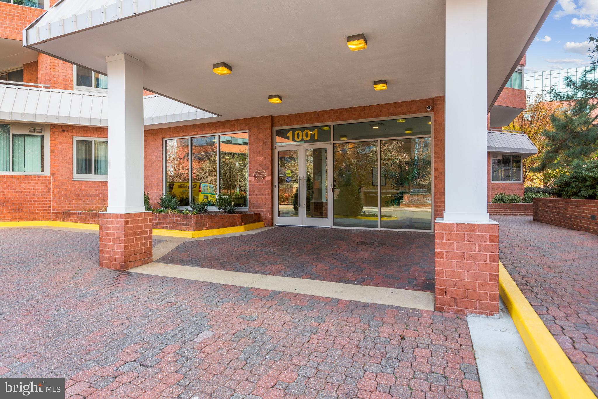 WESTVIEW AT BALLSTON METRO - Residential