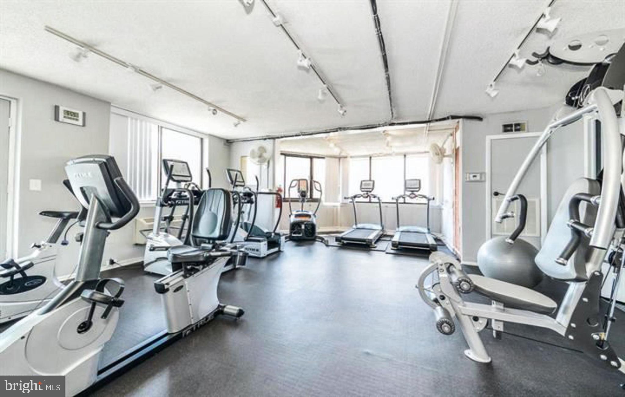 WESTVIEW AT BALLSTON METRO - Residential