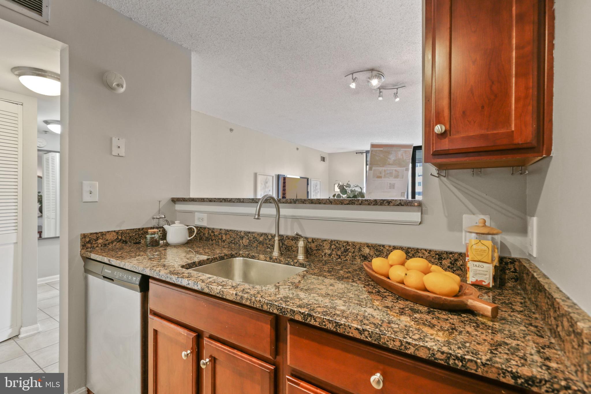 WESTVIEW AT BALLSTON METRO - Residential