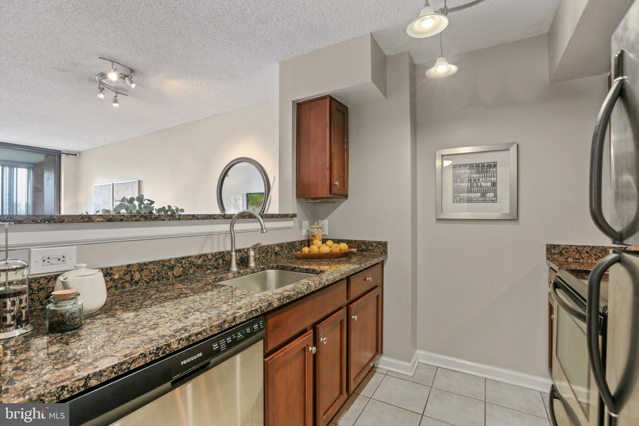 WESTVIEW AT BALLSTON METRO - Residential