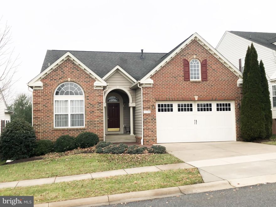 Elegant interiors abound in this 55+home filled w/soaring open spaces. ML offers office w/frenchdoors, KIT w/sprawling countertops, brkfst bar, brand new SSappls, 18 vault ceil&FamRmw/stone profile surround GasFP. Adj. to FamRm sits a serene SunRm to enjoy quiet mornings.Main Lvl MBD feat. Tray ceiling, WIC & attBA w/2vanities&glass shower. UL Loft&2 add l bdrms.Great community amenities&more