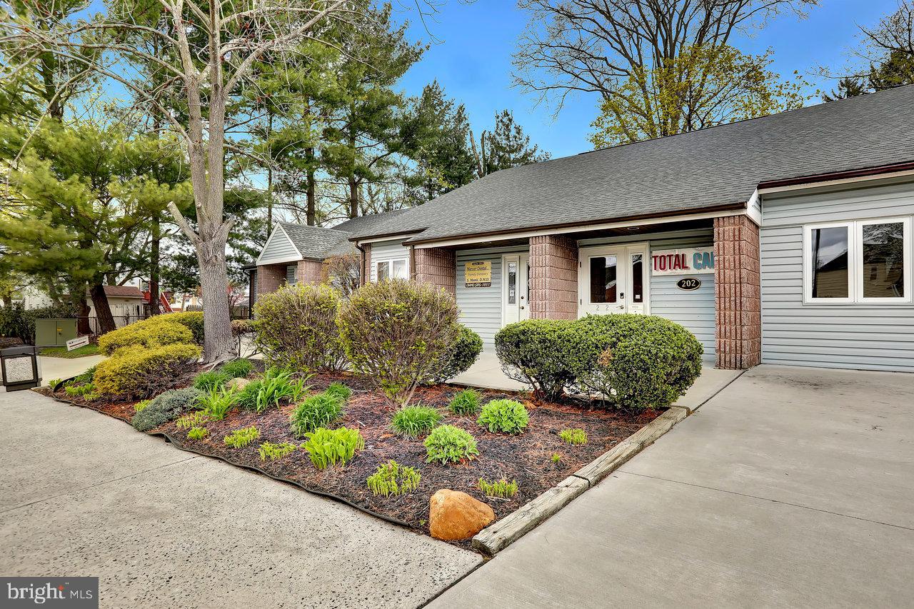 445 WHITE HORSE AVENUE 201