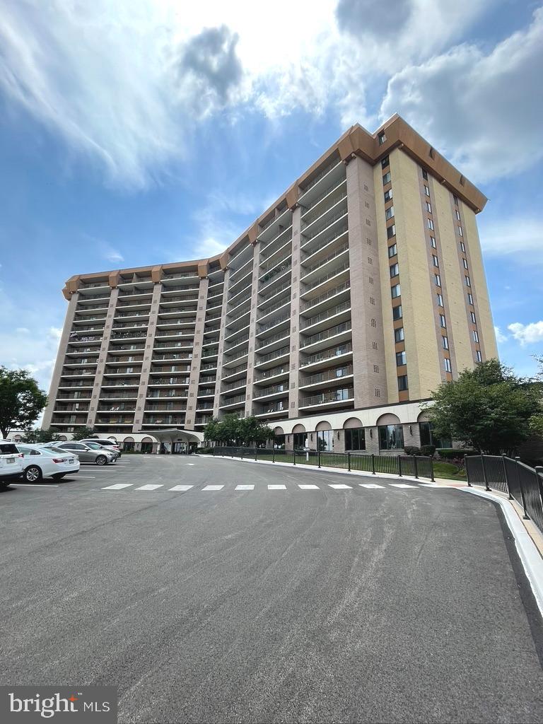 VALLEY FORGE TOWER - Residential