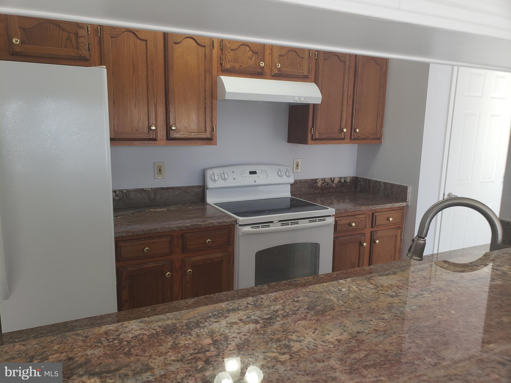 SENECA KNOLLS CODM - Residential Lease