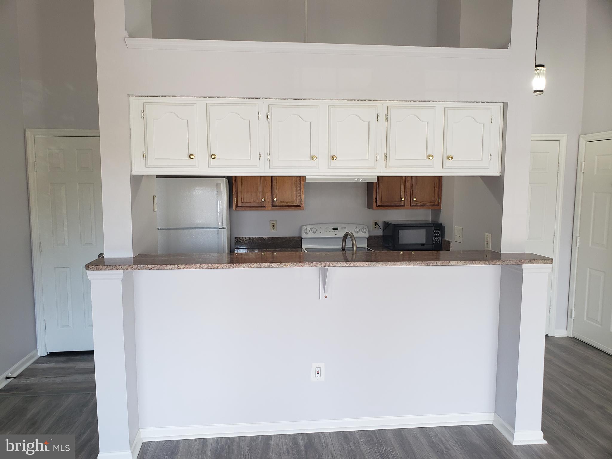 SENECA KNOLLS CODM - Residential Lease