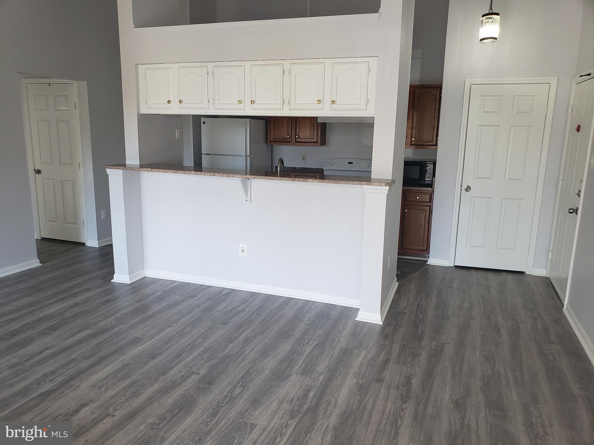 SENECA KNOLLS CODM - Residential Lease