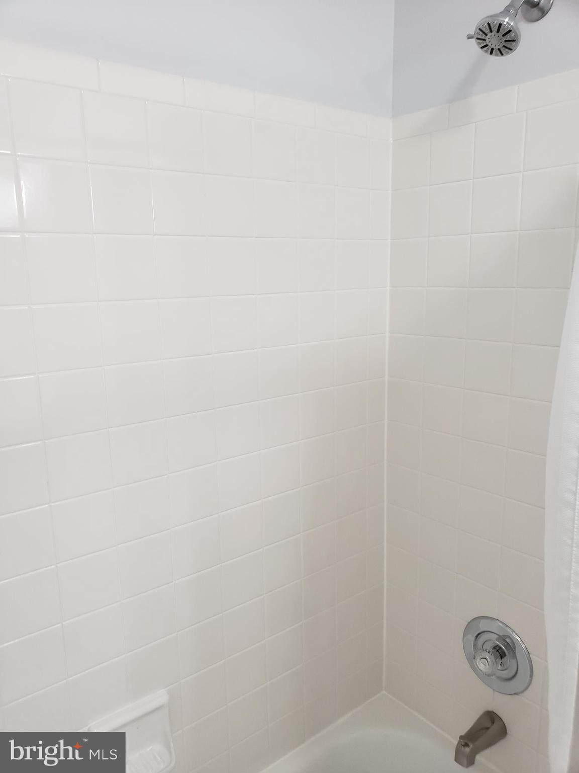 SENECA KNOLLS CODM - Residential Lease