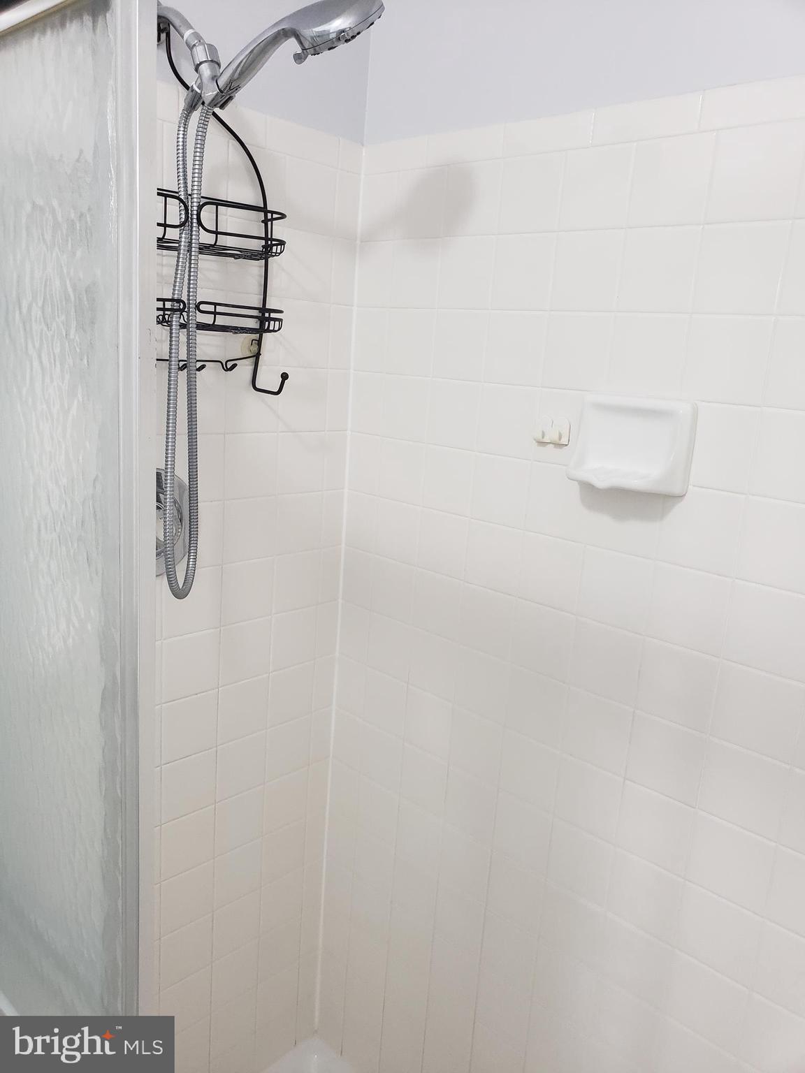 SENECA KNOLLS CODM - Residential Lease