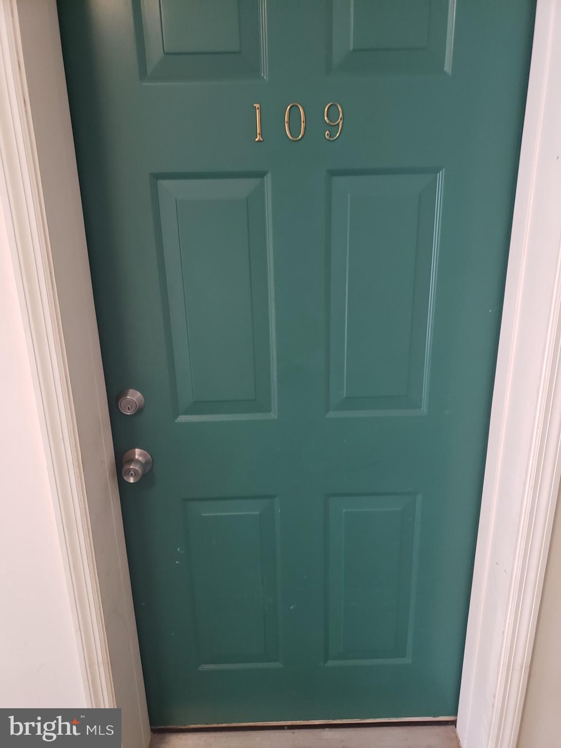 SENECA KNOLLS CODM - Residential Lease