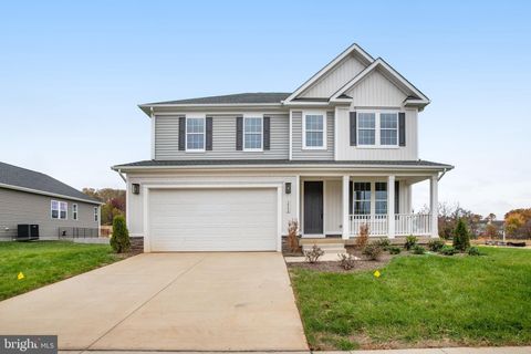 Homes For Sale - 2000 Divot Drive<br/> CULPEPER, VA 22701