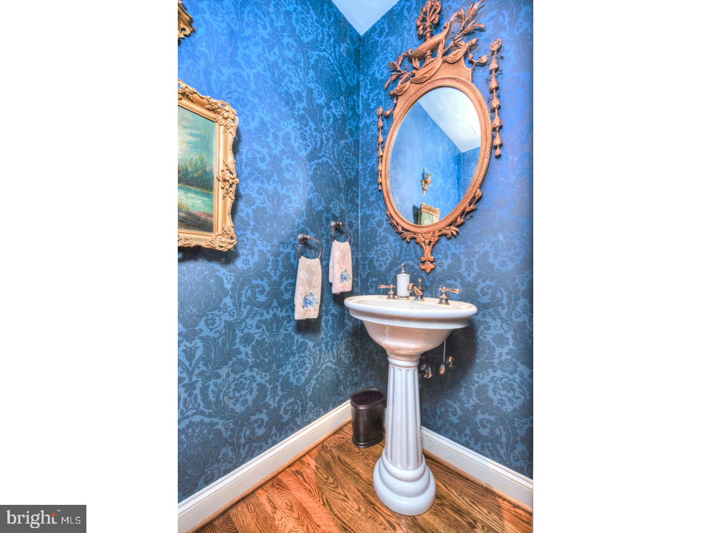 WHITEGATE - Residential