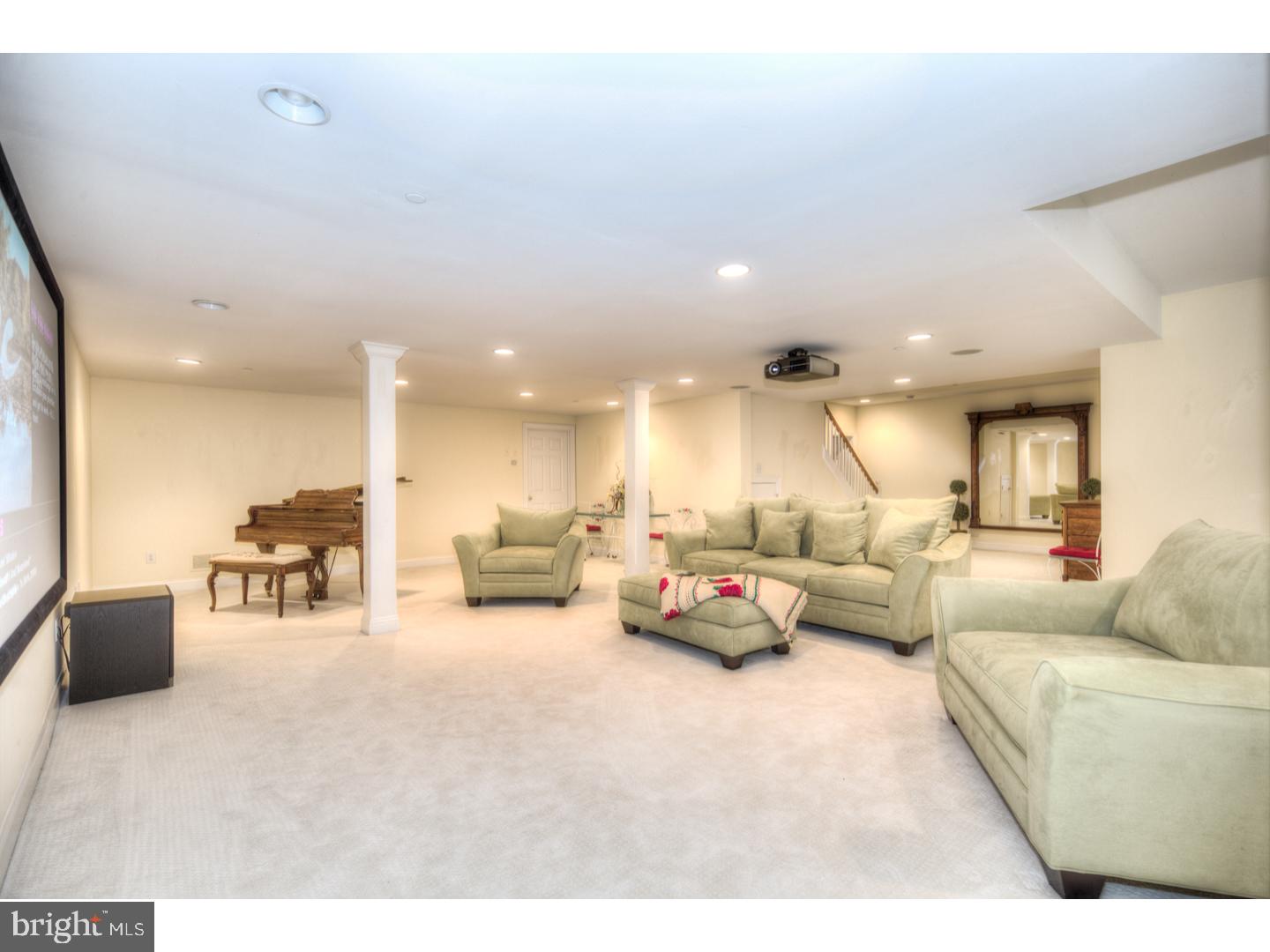 WHITEGATE - Residential