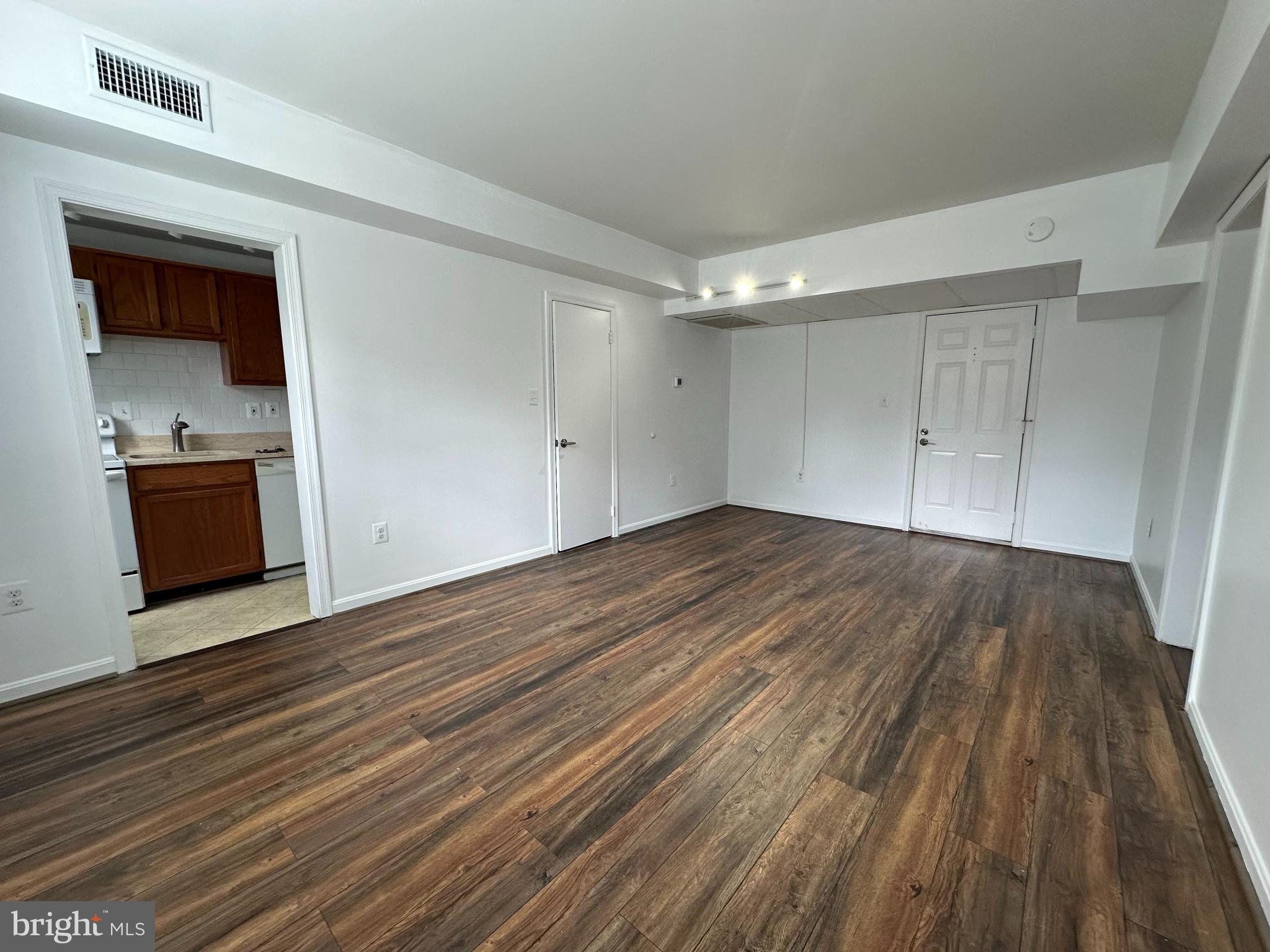 1816 N QUEENS LANE 4-224