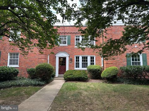 1816 N QUEENS LANE 4-224 ARLINGTON VA 22201