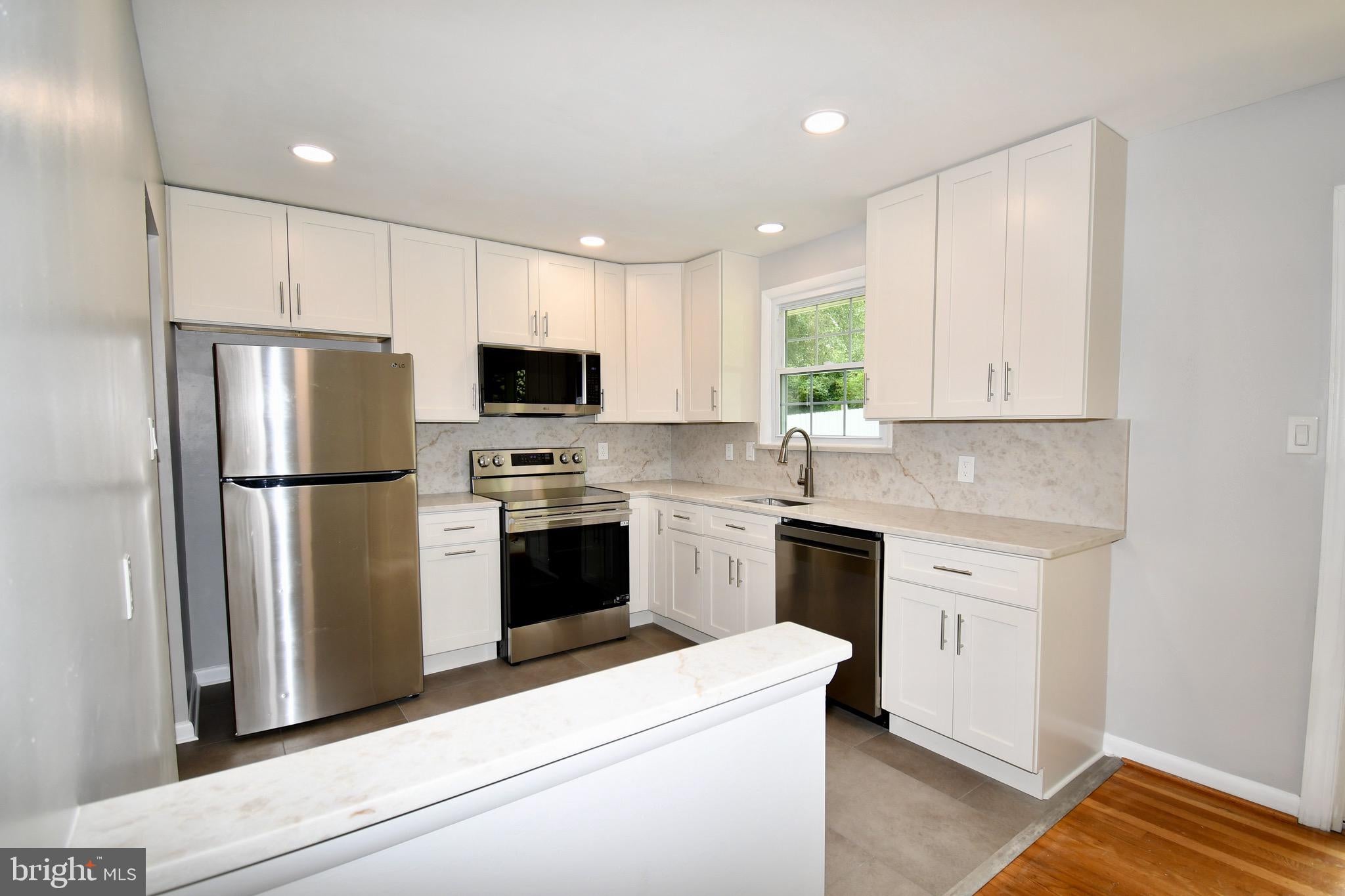11404 SOWARD DRIVE