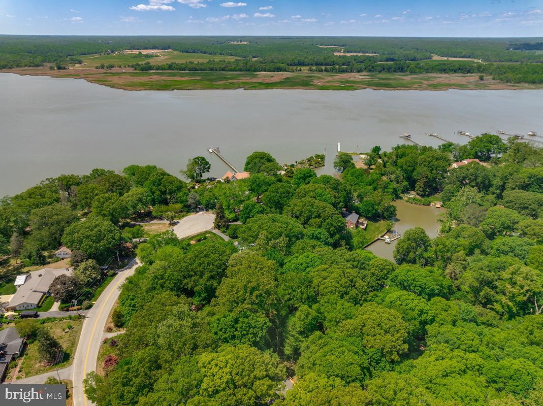 HOLLAND CLIFF SHORES - Residential